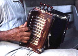 Eraste Carriere playing Dole's Acadian C accordion
